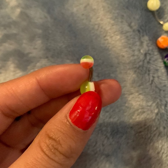 5 belly piercings, good condition - Picture 6 of 7